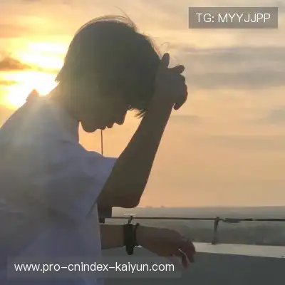 薄香绮